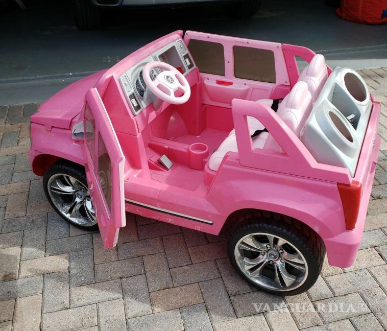 $!¿Lo has visto? Captan en las calles de Saltillo al ‘Barbie Beetle’