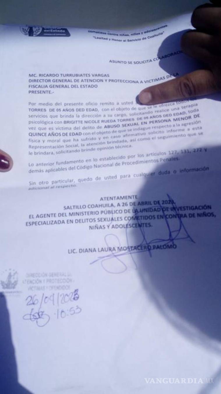 $!Agregan que, de acuerdo con señalamientos de las afectadas, la maestra se dedicaba a realizar actos imprudentes dentro de las aulas que atentaban contra los derechos de la infancia.