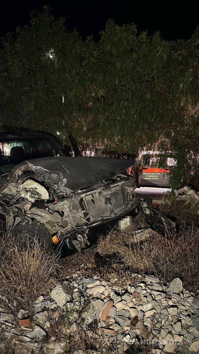 $!La riña vecinal dejó como saldo a tres personas lesionadas, una de ellas trasladada a un hospital.