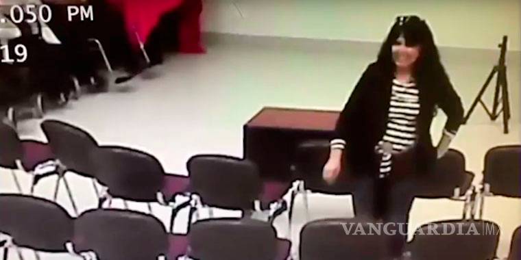 Difunden video de regidora de Morena robando celular; ella lo niega