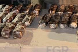 Elementos federales detuvieron a Rogelio ‘N’ en las inmediaciones del entronque San José Aura, en Progreso, y le fueron asegurados 28 kilos 930 gramos de clorhidrato de metanfetamina.