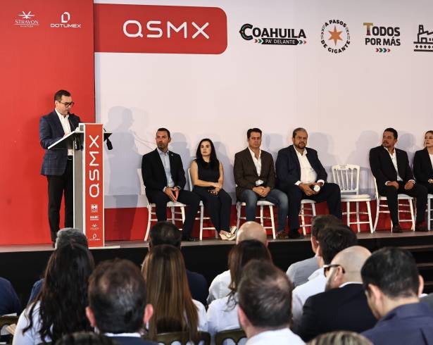 El secretario de Economía, Luis Olivares, participó en la inauguración de las instalaciones de QSMX.