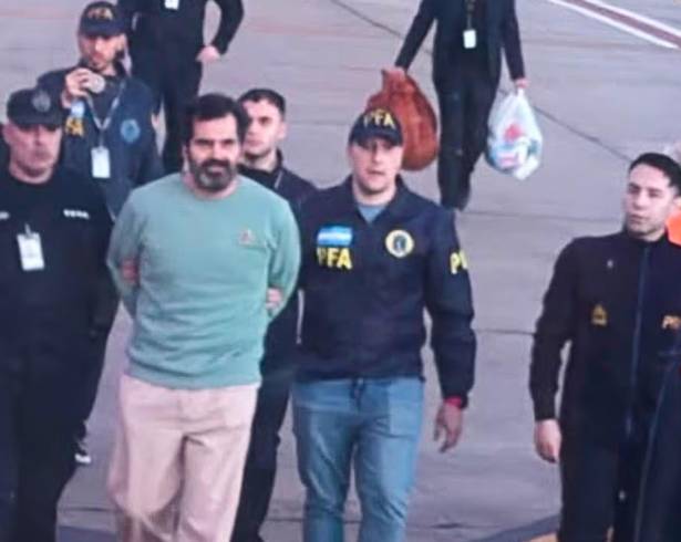 Agentes fronterizos corruptos facilitaron la descarga del hidrocarburo, además de la adulteración en volúmenes y muestras del producto.