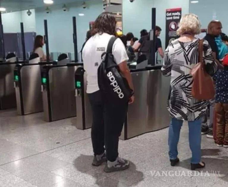 $!Hijo menor de AMLO viajó en primera clase al Reino Unido, críticas estallan en redes