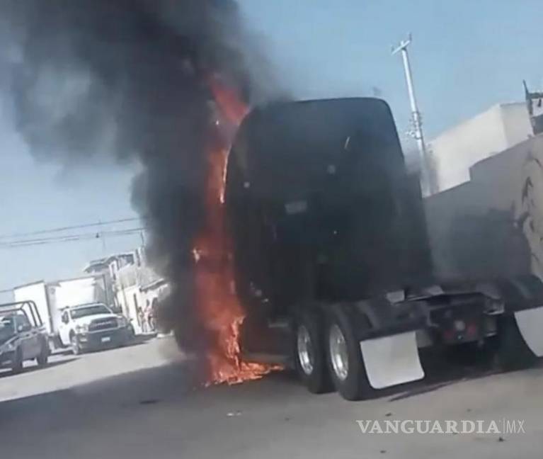 $!El incendio quedó registrado por varias cámaras de seguridad de los vecinos.