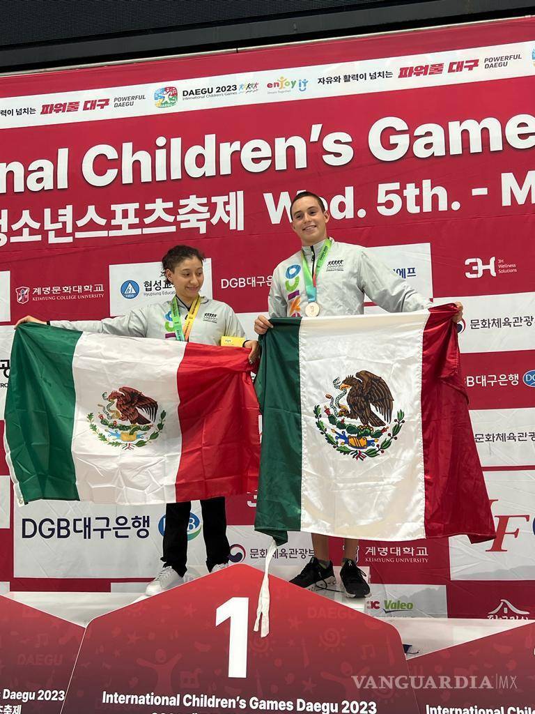 $!Se lleva tercer y segundo lugar el joven nadador saltillense, Javier Díaz López.