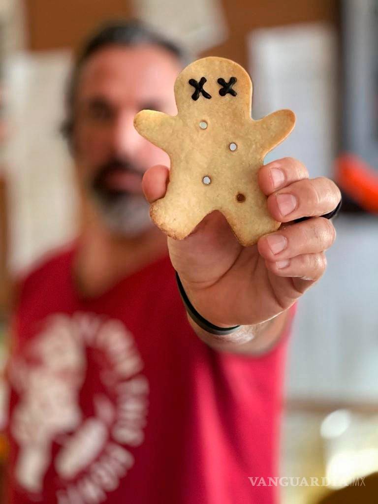 $!Padres de hijos fallecidos en Parkland regalan galletas con "balazos" a la NRA