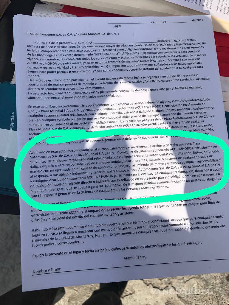 $!Conductor tendrá que pagar por destrozar Acura NSX de 4.6 millones