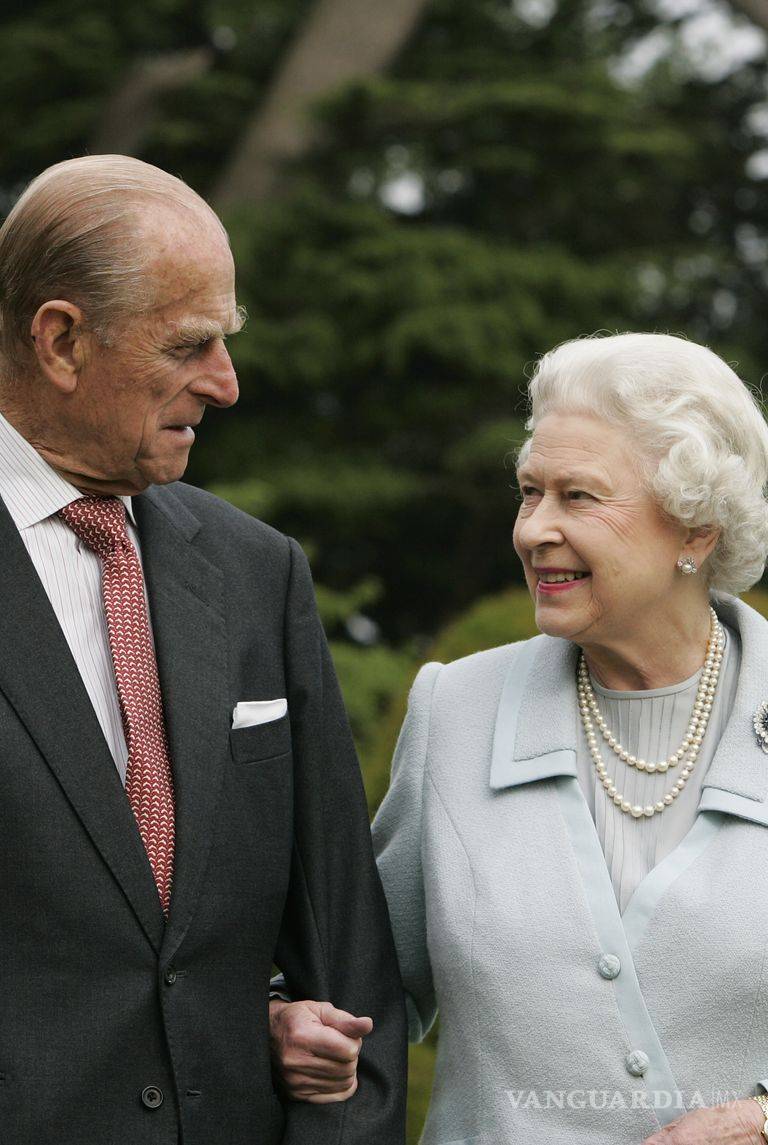 $!La vida de la Reina Isabel II en 20 icónicas fotografías