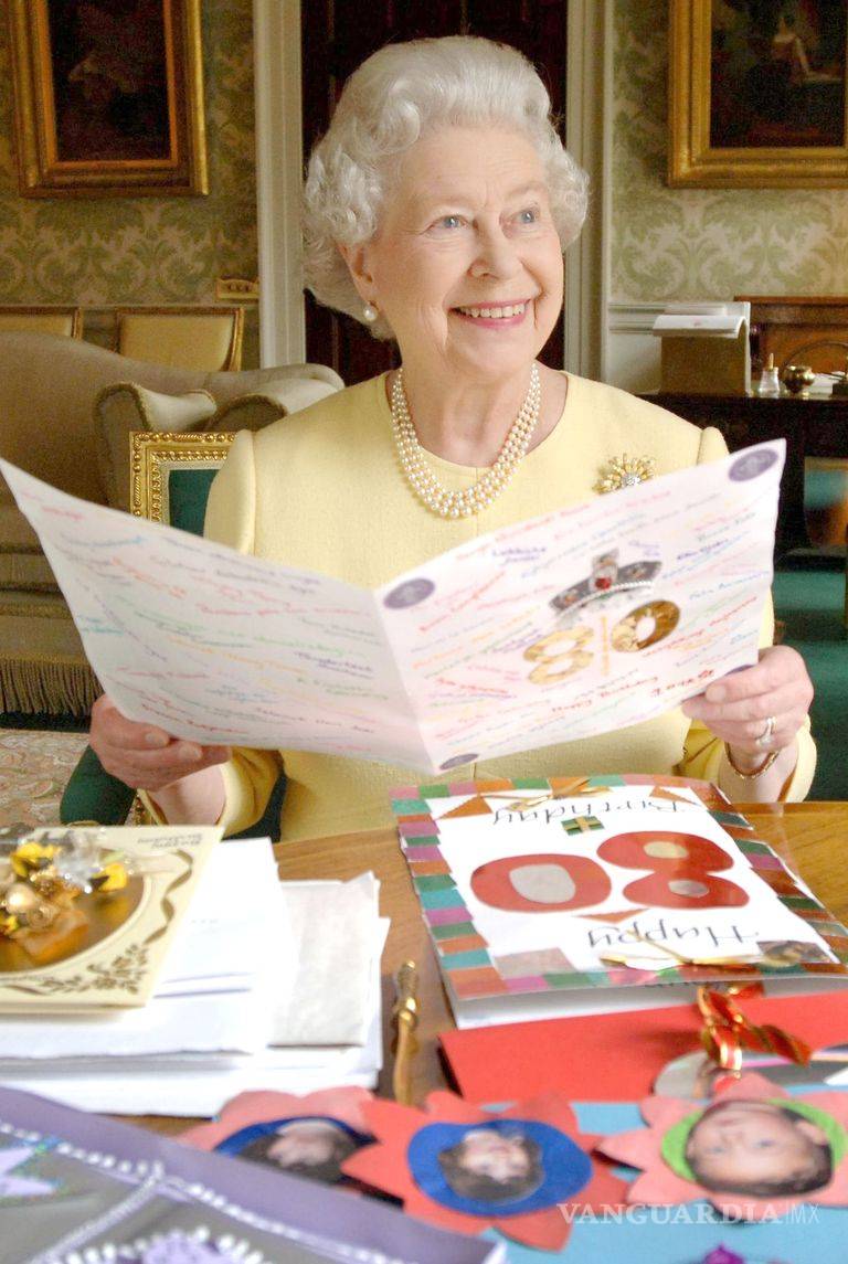 $!La vida de la Reina Isabel II en 20 icónicas fotografías