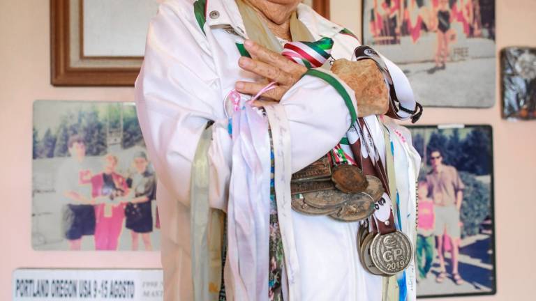 $!Maru Walls a sus 82 años es la mujer con más récords de nado en México