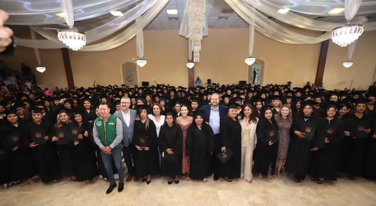 Más de 3 mil 750 mujeres en Coahuila han concluido la preparatoria mediante “Mujeres echadas pa’delante”.