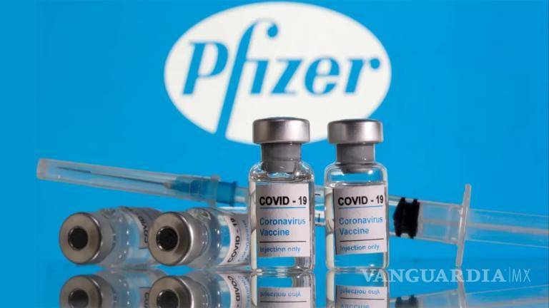$!La vacuna de Pfizer se encuentra disponible en algunas farmacias con un costo de mil 200 pesos.