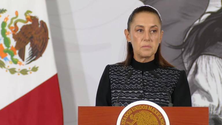 La presidenta Claudia Sheinbaum expresó sus condolencias por la muerte de tres personas durante las celebraciones en CDMX tras el triunfo de México ante Ecuador en el Mundial 2026 y anunció apoyo para sus familiares.