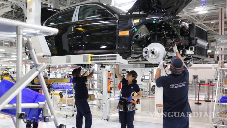 Liga cuatro años a la baja la producción automotriz en México