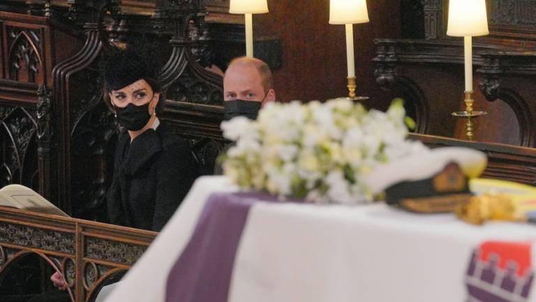 $!Guillermo y Enrique se reencuentran en el funeral de su abuelo, el príncipe Felipe