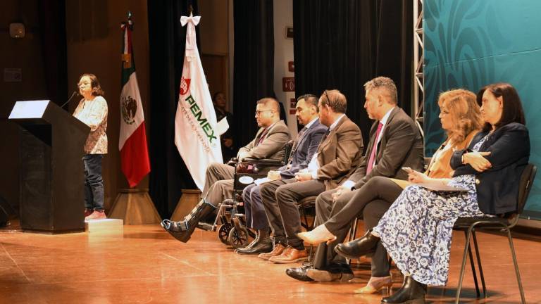 Un total de 291 médicas y médicos residentes se integraron a los 23 programas de formación de especialidades de Petróleos Mexicanos (Pemex) al inicio del nuevo ciclo académico.