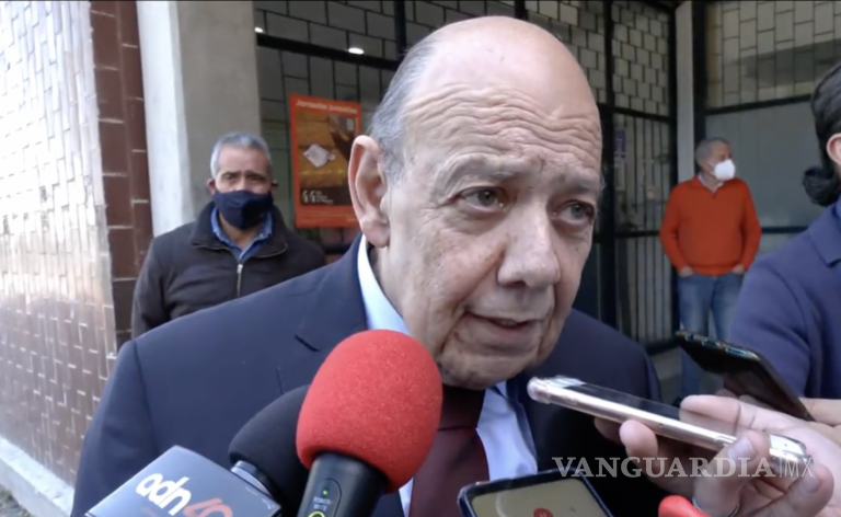 $!Alejandro Romano, abogado de la ministra, acudió esta tarde ante el Comité de Ética de la UNAM a presentar pruebas por el caso de plagio de su tesis de licenciatura que se sigue en su contra