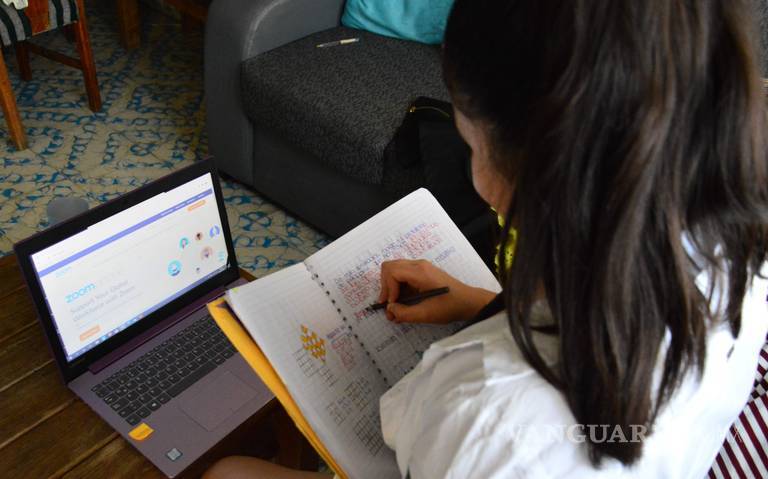 Clases a distancia, un reto para los padres trabajadores de Saltillo