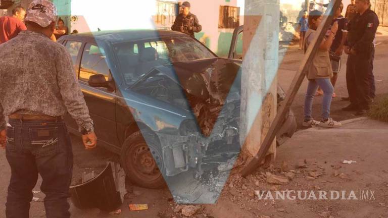 Celoso hombre persigue a expareja hasta impactar su auto en calles de Saltillo