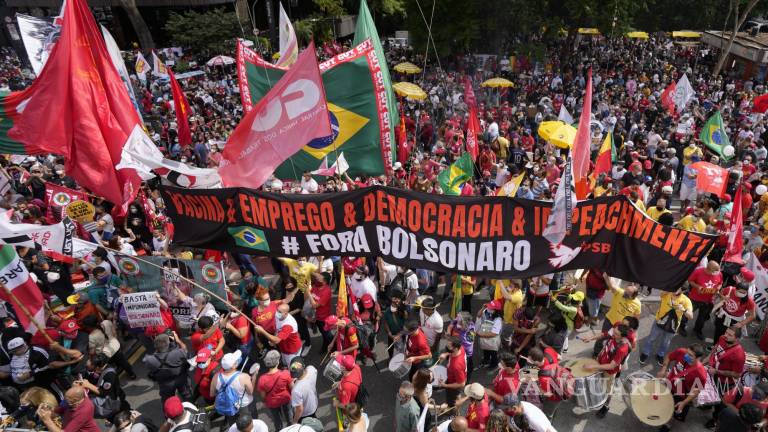Claman miles destitución de Bolsonaro por mal manejo de pandemia en Brasil