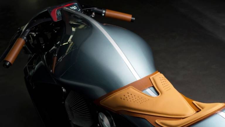 $!Aston Martin lanza su súper exclusiva motocicleta AMB 001