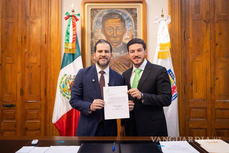 $!Jesús Lozano Caballero, un político a cargo de la secretaría del Medio Ambiente de NL. Aquí, cuando fue presentado por su jefe.