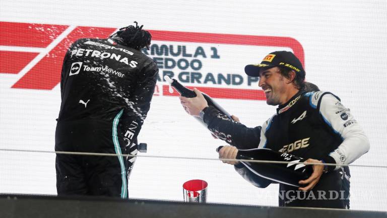 Se lleva Hamilton GP de Qatar; Checo Pérez remonta a cuarto; Alonso gana primer podio en 2021