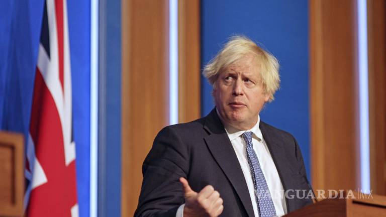 Ciudadanos y expertos creen que Boris Johnson debería dimitir, revela sondeo
