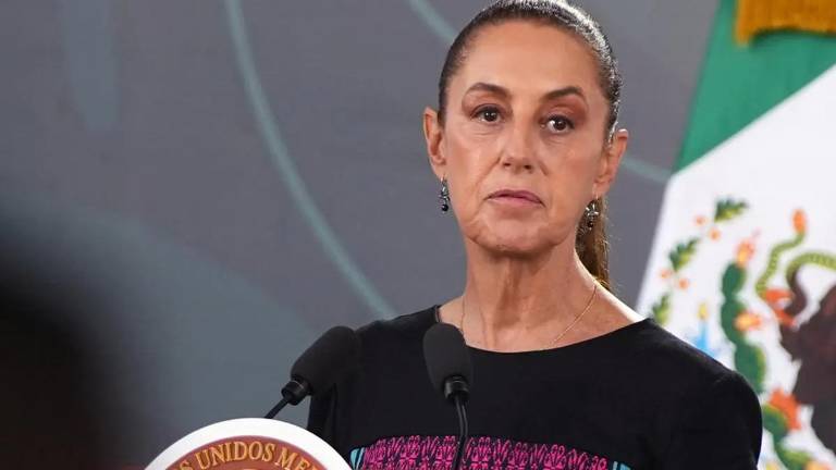 La presidenta Claudia Sheinbaum Pardo fijó una postura clara rumbo al proceso electoral de 2027: las y los funcionarios públicos que aspiren a una candidatura deberán renunciar a su cargo si desean participar en las encuestas internas de Morena