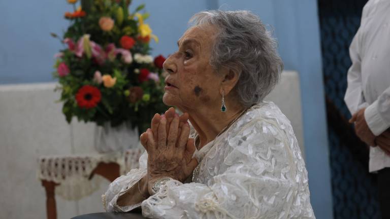 $!﻿La Tía Coco durante la homilía de la misa de acción de gracias por sus 100 años de vida.