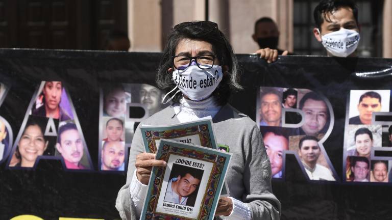 $!La desaparición de Daniel Cantú Iris ha representado indiferencia del gobierno. En la imagen, su madre, Diana Iris.