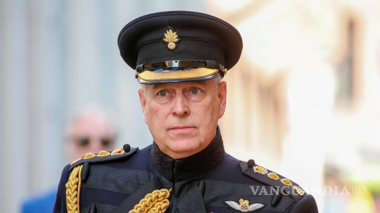 El Príncipe Andrés: el duque de York ya no será llamado Su Alteza Real tras perder títulos militares y patrocinio real