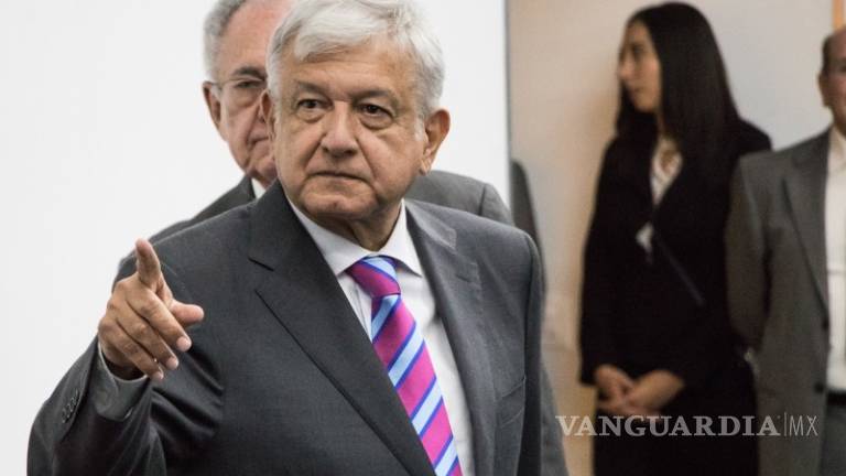Dichos de AMLO incentivan ataques a la prensa, dice Artículo 19; Obrador niega bots a favor suyo