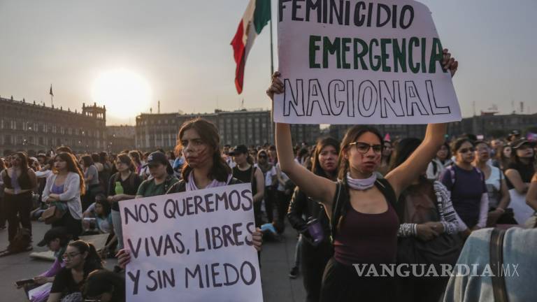 Mujeres protestan en diversas parte de México contra violencia de género