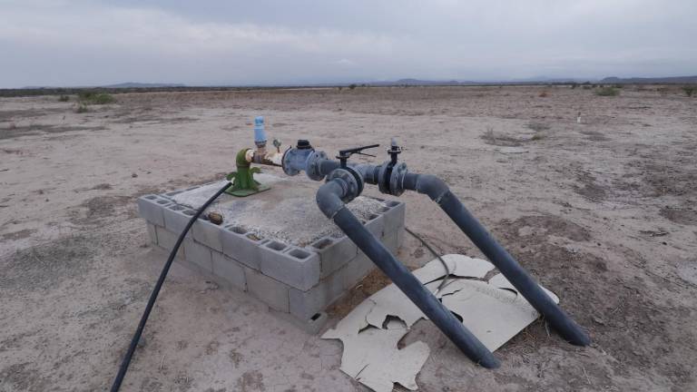 $!La sequía y falta de lluvias aunado a la operación de los sistemas de agua, ha provocado un desabasto de agua en la población.