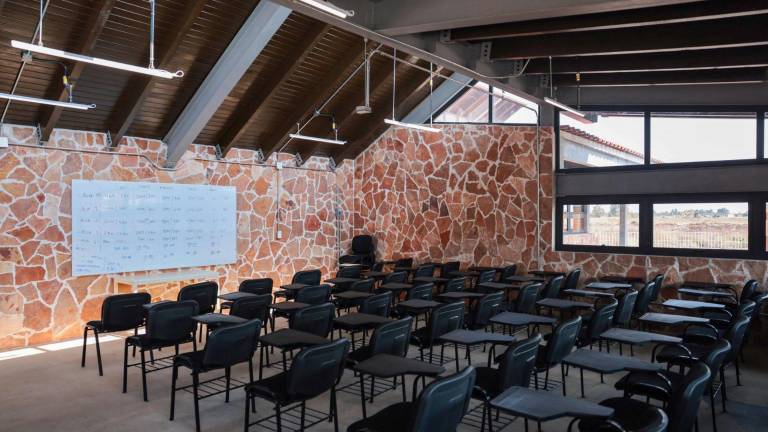 La Presidenta indicó que su administración revisa la situación del plantel de la Ciudad de México.