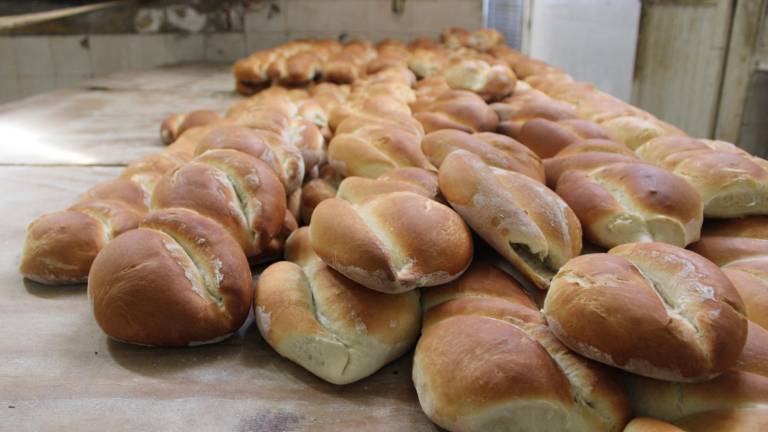 $!La producción de pan francés es un asunto del día a día porque la mayoría de los consumidores prefieren el pan caliente.