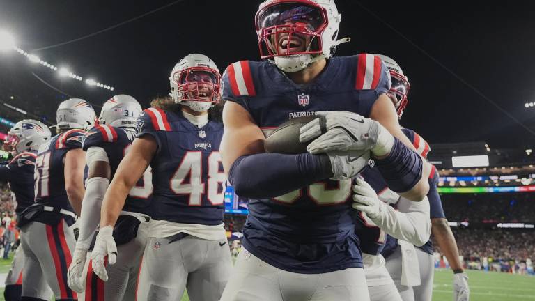 Un balón suelto recuperado por Patriots fue clave para mantener el control del encuentro.