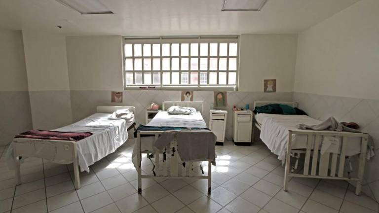 $!El costo de hospitalización para un paciente se ubica por arriba de los mil pesos diarios.