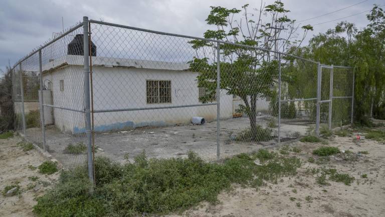 $!El centro de salud rural en la Leona, en Ramos Arizpe quedó desde hace varios años cerrada y abandonada y no existe hasta ahora ningún plan por reactivarlo.
