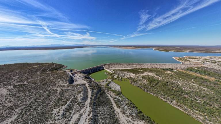 $!La presa Don Martín se está secando, y entre varias causas, una de ellas es que se ha ido tapando el cauce normal del Río Sabinas.
