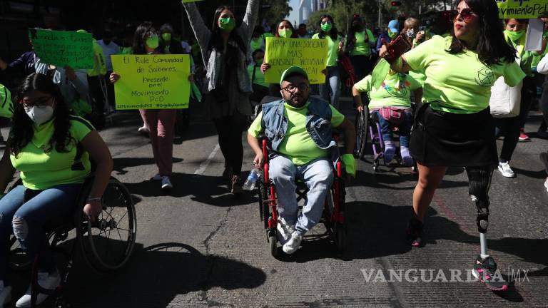 Marchan por calles de la CDMX para visibilizar a las personas con discapacidades