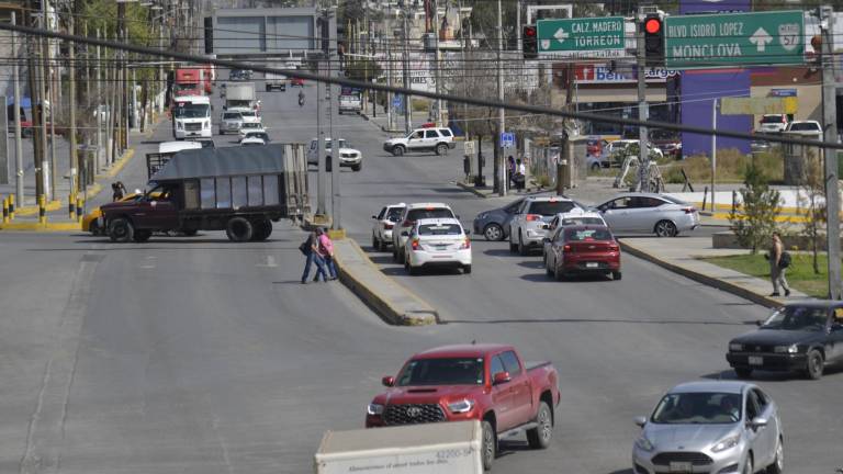 $!La zona es transitada por estudiantes, comerciantes, trabajadores, consumidores, religiosos, y también por vecinos de colonias altamente pobladas que buscan conectarse a otras zonas de la ciudad