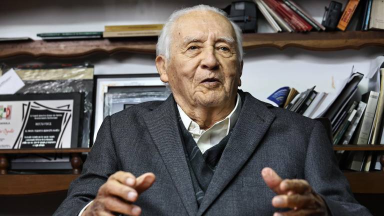 $!El profesor Berrueto asegura que no le tiene miedo a la muerte y que está atento al llamado.