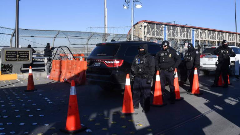 En la franja fronteriza de Ciudad Juárez los migrantes están siendo regresados por agentes.