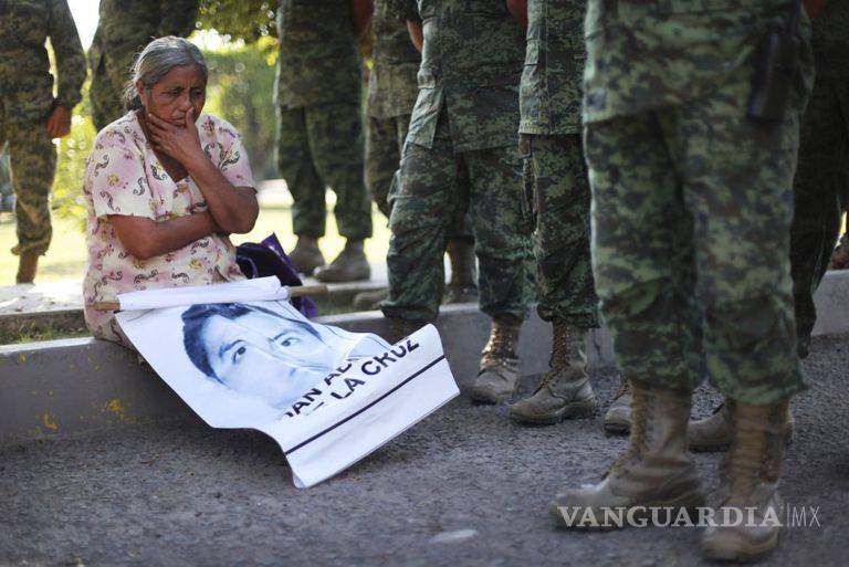 $!Los 43 normalistas de Ayotzinapa fueron secuestrados por ejército y sicarios, afirma testigo