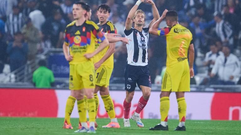 Sergio Canales marcó el primer gol del partido tras un zurdazo en tiempo añadido.