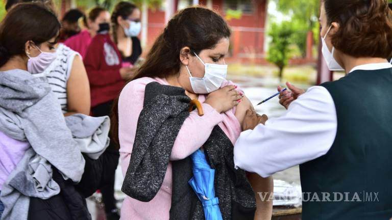 Llegan 115 mil vacunas de AstraZeneca para 2a dosis de 30 a 39 años en Saltillo