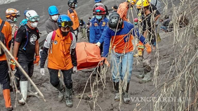 34 muertos y 57 heridos por la erupción del volcán Semeru en Indonesia